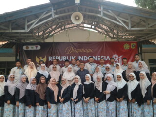 Momen Perpisahan Penuh Haru di SMP Negeri 1 Cariu: Purnabakti Bapak H. Tatang Sutisna, S.Pd.
