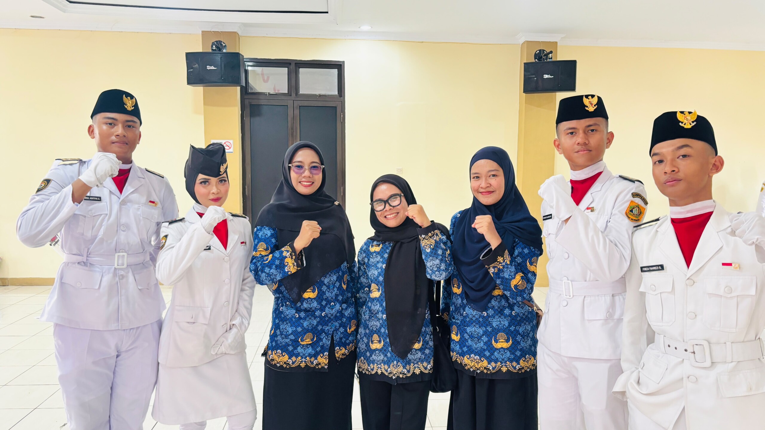 Suatu Kebanggaan, Empat Alumni SMPN 1 Cariu Menjadi Pasukan Pengibar Bendera Kecamatan Cariu