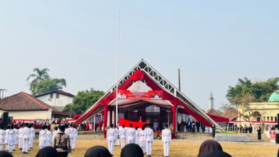 Semarak HUT RI ke-81 di Cariu: SMPN 1 Cariu Ikut Berpartisipasi dan Meriahkan Upacara di Lapangan Badak Putih